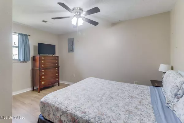 4254 1st Avenue, Bay Saint Louis, MS 39520