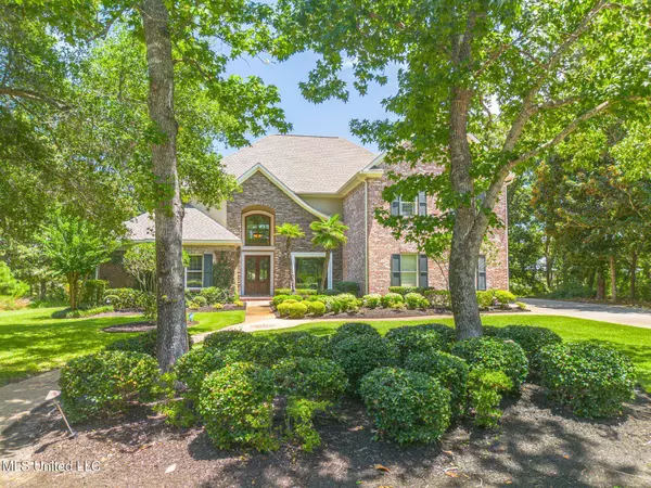 18 Sauvolle Court, Ocean Springs, MS 39564