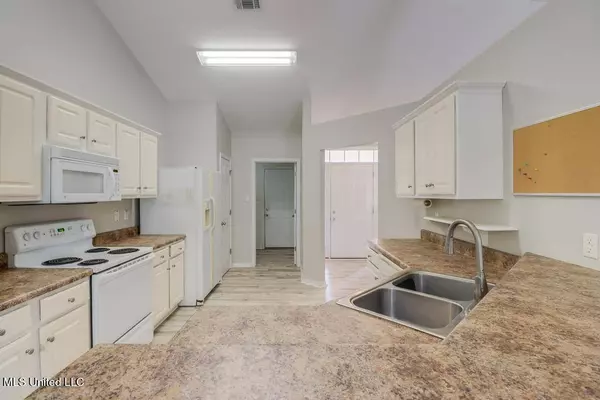 14886 E Shadow Creek Drive, Biloxi, MS 39532