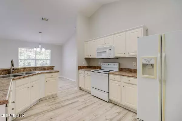 14886 E Shadow Creek Drive, Biloxi, MS 39532