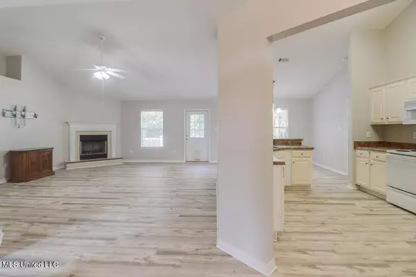 14886 E Shadow Creek Drive, Biloxi, MS 39532