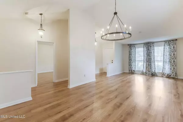 3612 Miles Lane, Ocean Springs, MS 39564