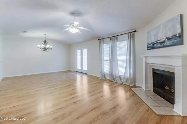 3612 Miles Lane, Ocean Springs, MS 39564