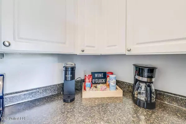 410 Old Spanish Trail #B, Waveland, MS 39576