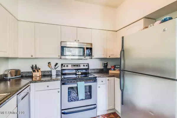 410 Old Spanish Trail #B, Waveland, MS 39576