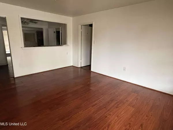 1889 Greater Avenue, Biloxi, MS 39531