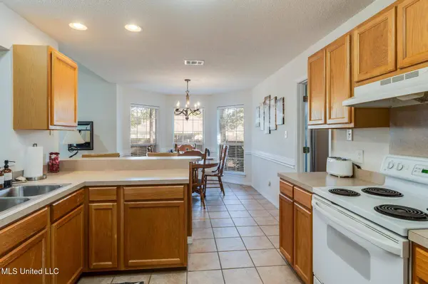 3424 N 5th Street, Ocean Springs, MS 39564