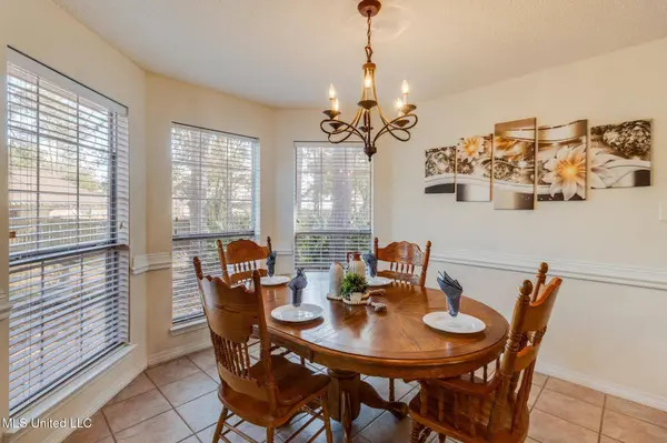 3424 N 5th Street, Ocean Springs, MS 39564