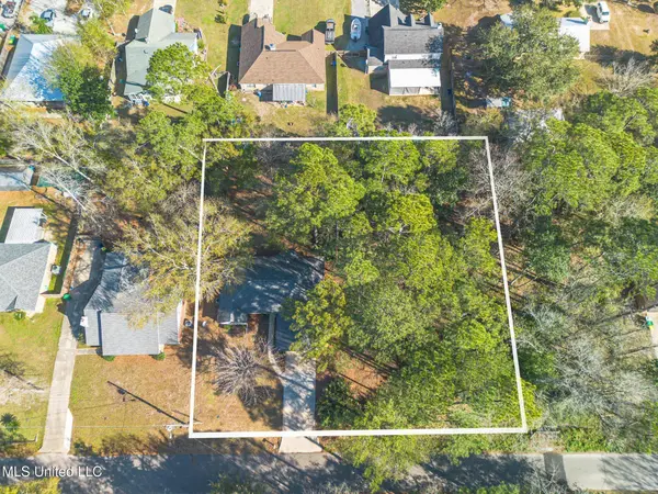 3424 N 5th Street, Ocean Springs, MS 39564