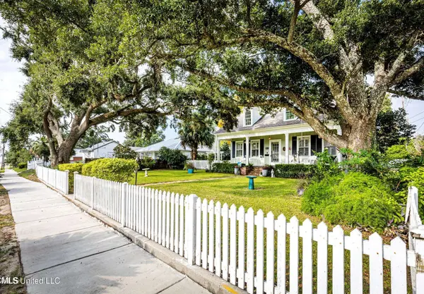 145 Saint Francis Street, Biloxi, MS 39530