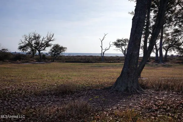 Seacliff Boulevard, Ocean Springs, MS 39564