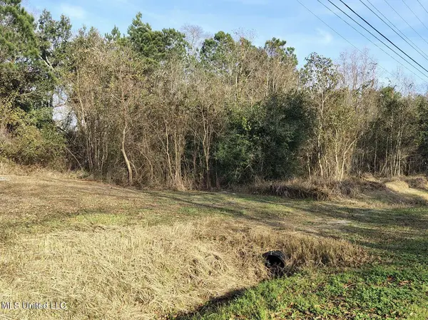 Seacliff Boulevard, Ocean Springs, MS 39564