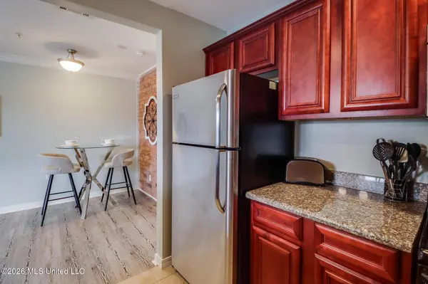 1282 Beach Boulevard #209, Biloxi, MS 39530