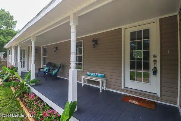 912 Maple Street, Waveland, MS 39576