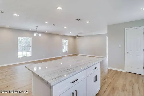 912 Maple Street, Waveland, MS 39576