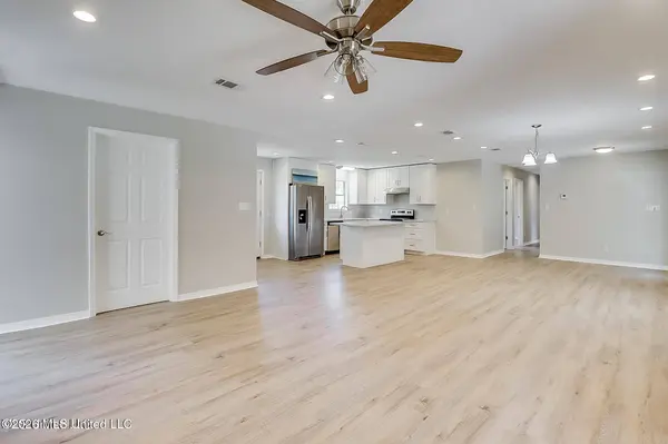 912 Maple Street, Waveland, MS 39576