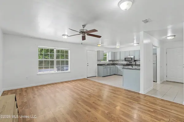 124 30th 1/2 Street #B, Gulfport, MS 39507