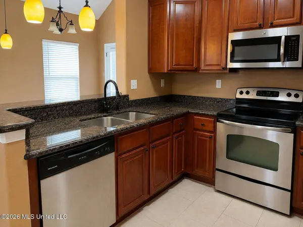 17063 Palm Ridge Drive, D'iberville, MS 39540