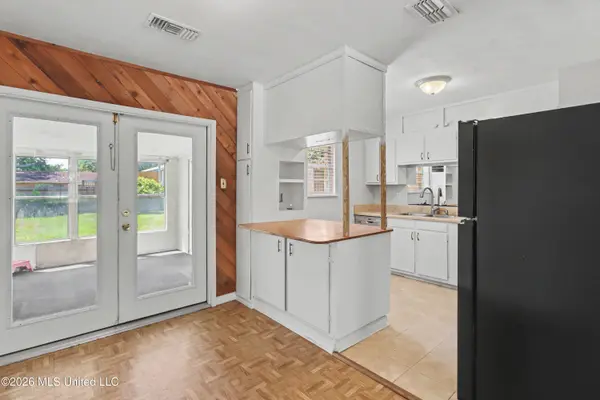 4625 Hilltop Drive, Ocean Springs, MS 39564