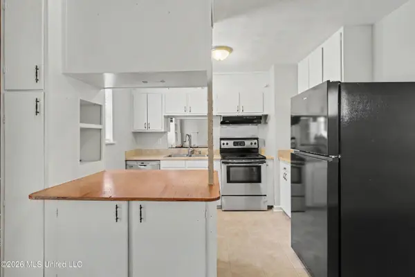 4625 Hilltop Drive, Ocean Springs, MS 39564