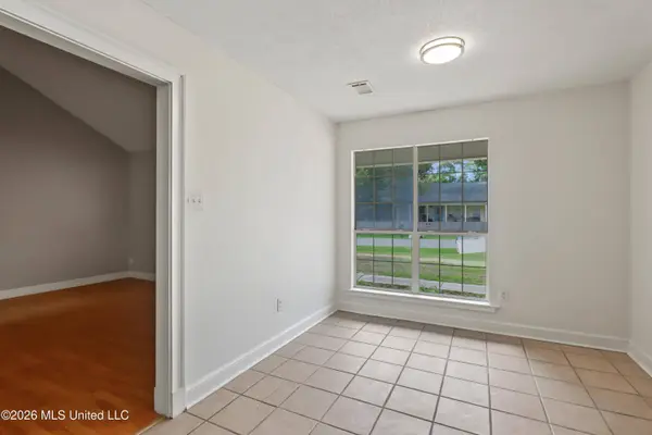 9004 Warbler Avenue, Ocean Springs, MS 39564