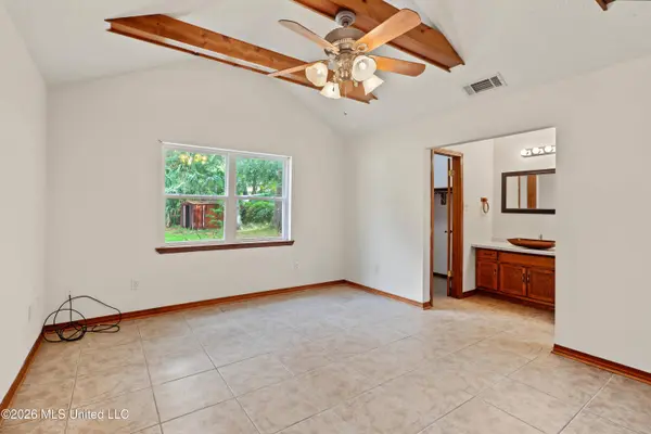9004 Warbler Avenue, Ocean Springs, MS 39564