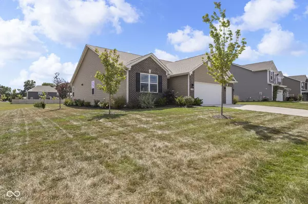 7855 Rolling Green DR, Plainfield, IN 46168