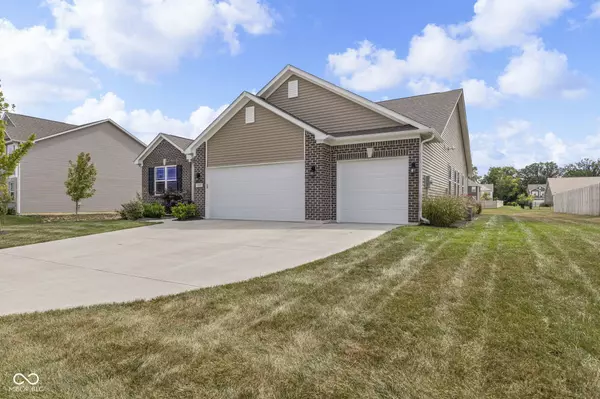 7855 Rolling Green DR, Plainfield, IN 46168