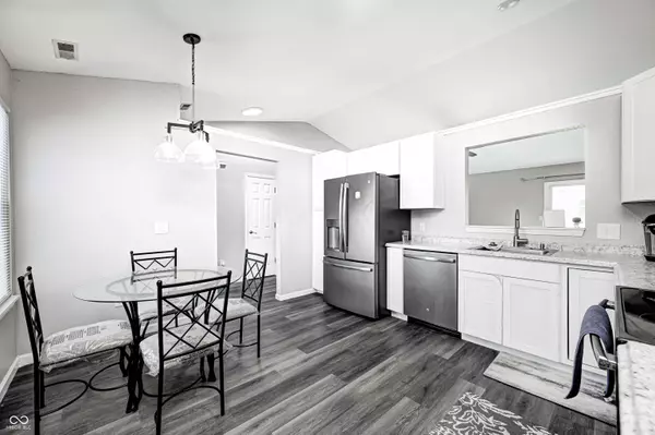 141 E Brixton Woods DR, Pittsboro, IN 46167