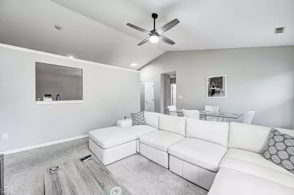 141 E Brixton Woods DR, Pittsboro, IN 46167