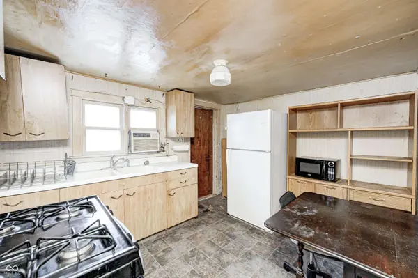 1734 S County Road 1050 E, Indianapolis, IN 46231