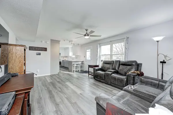 555 Hyannis DR, Avon, IN 46123
