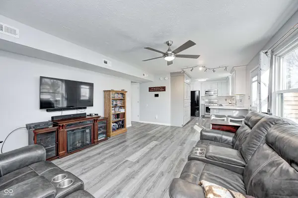 555 Hyannis DR, Avon, IN 46123