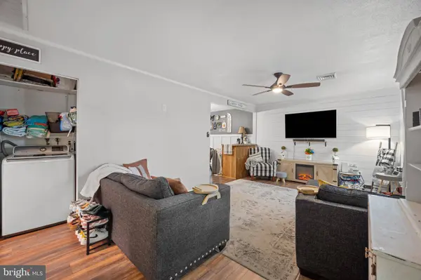 1319 HERBERT BLVD, Williamstown, NJ 08094