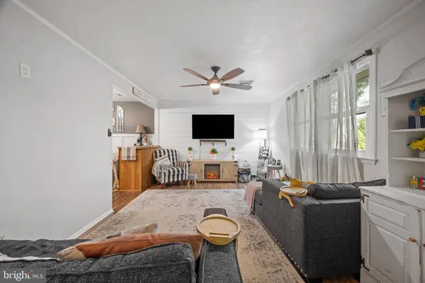 1319 HERBERT BLVD, Williamstown, NJ 08094