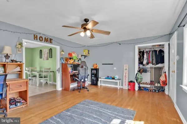 370 S HOOK RD, Pennsville, NJ 08070
