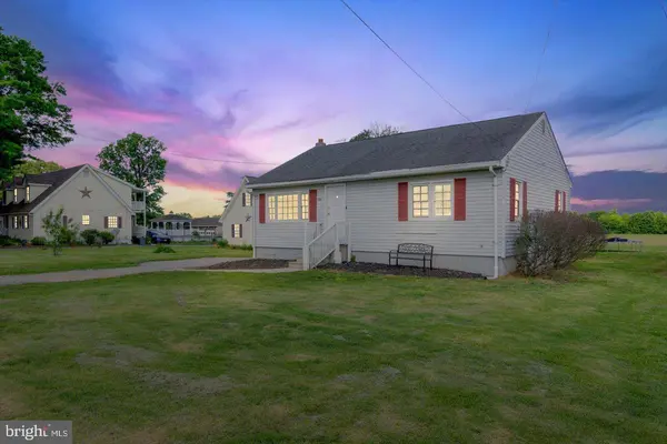 370 S HOOK RD, Pennsville, NJ 08070