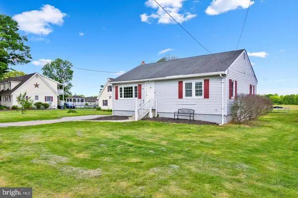 370 S HOOK RD, Pennsville, NJ 08070