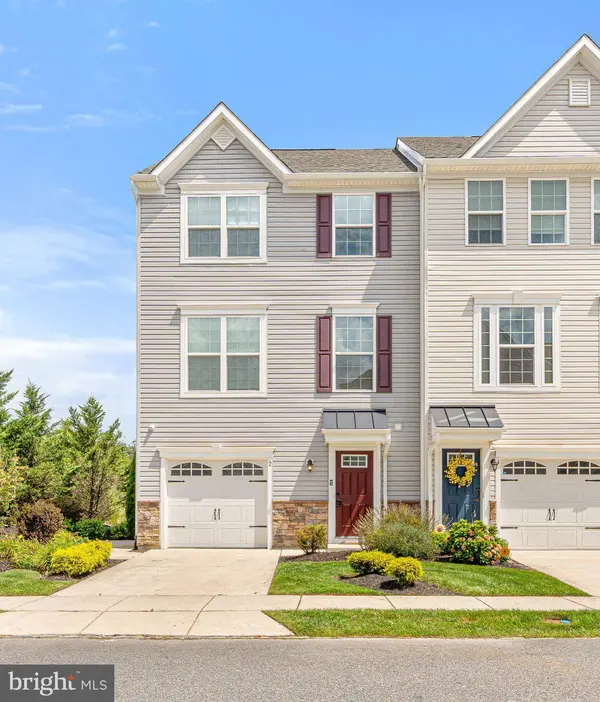 2 SPARROW CIR, Sewell, NJ 08080
