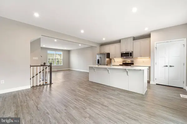 2 SPARROW CIR, Sewell, NJ 08080