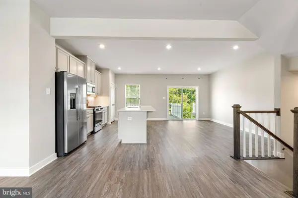 2 SPARROW CIR, Sewell, NJ 08080