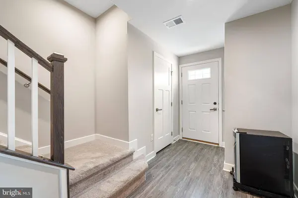 2 SPARROW CIR, Sewell, NJ 08080