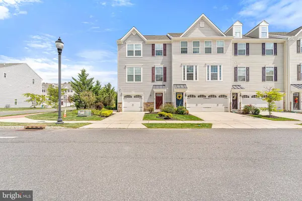2 SPARROW CIR, Sewell, NJ 08080