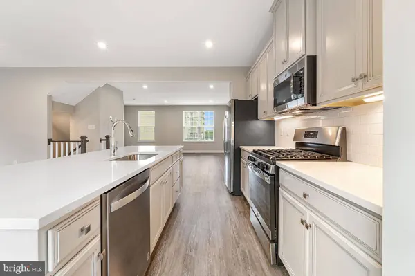 2 SPARROW CIR, Sewell, NJ 08080