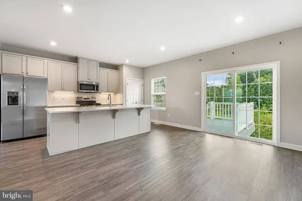2 SPARROW CIR, Sewell, NJ 08080