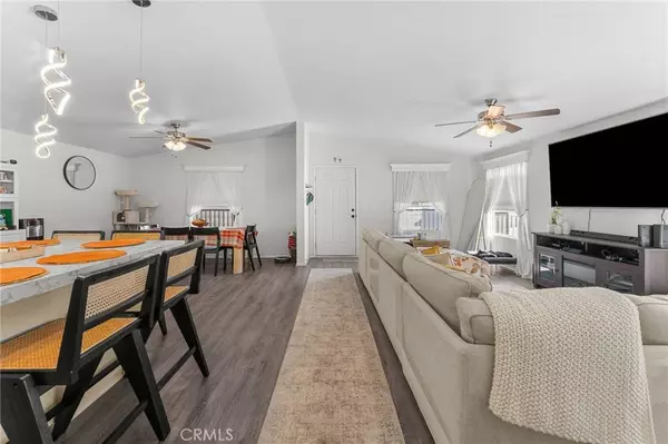 4901 Green River #96, Corona, CA 92880