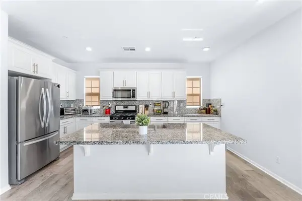 8511 Founders Grove, Chino, CA 91708