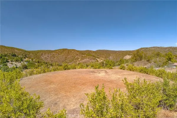 16 Terreno DR, Temecula, CA 92590