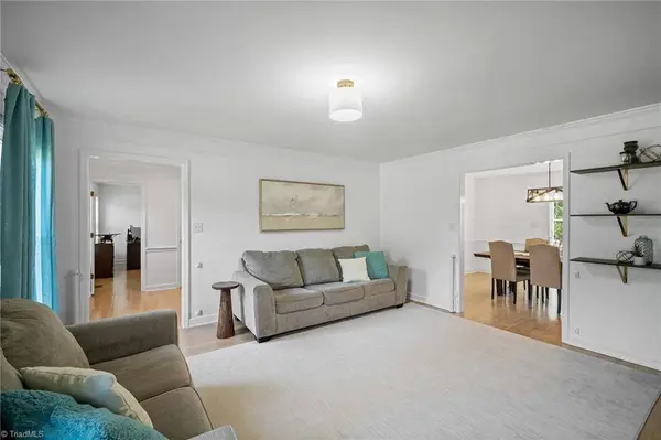 5008 Peppertree RD, Clemmons, NC 27012