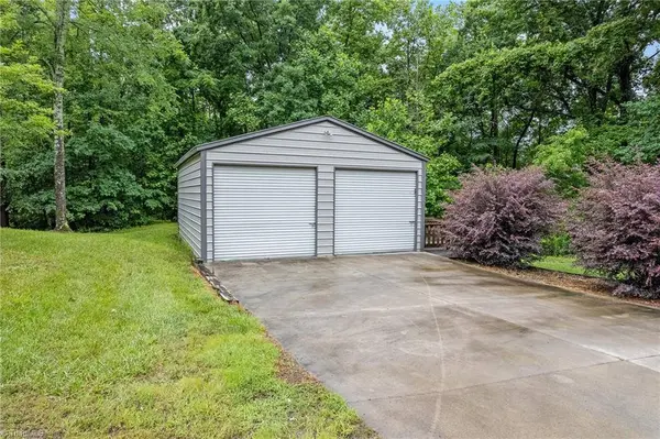 305 Weavil RD, Winston-salem, NC 27107